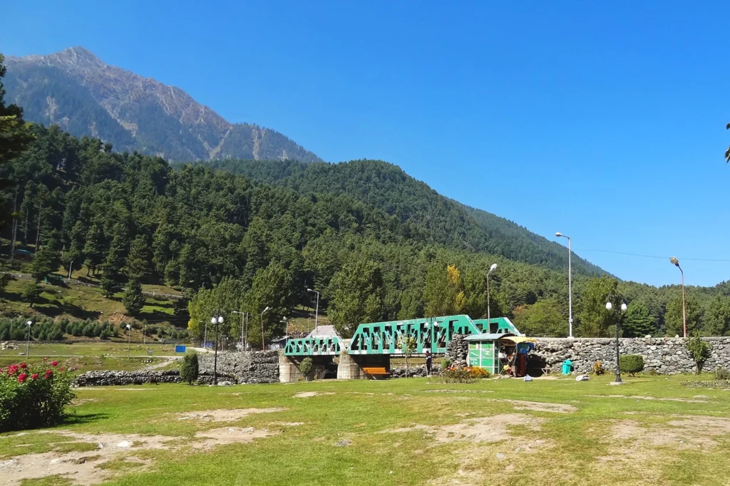 Luxury Kashmir Royal Retreat